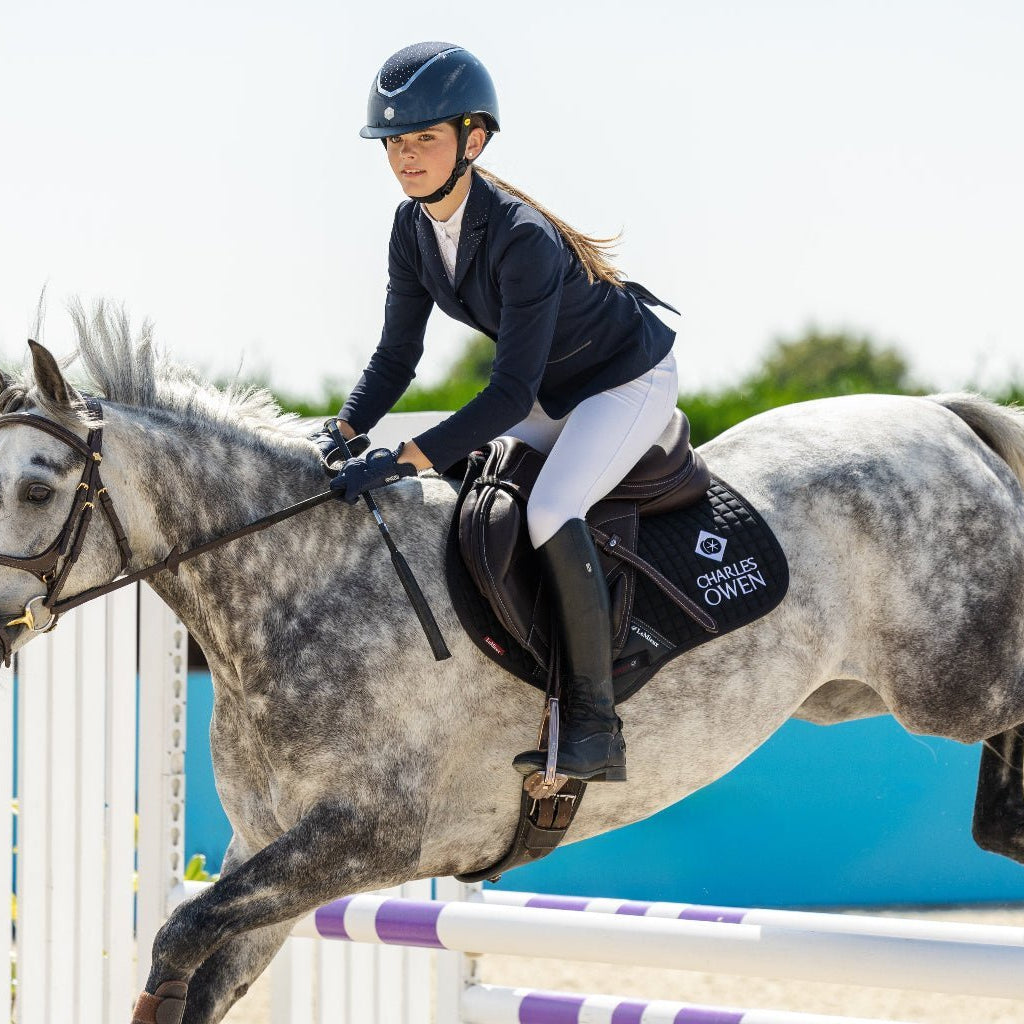 Riding helmets for round head shapes